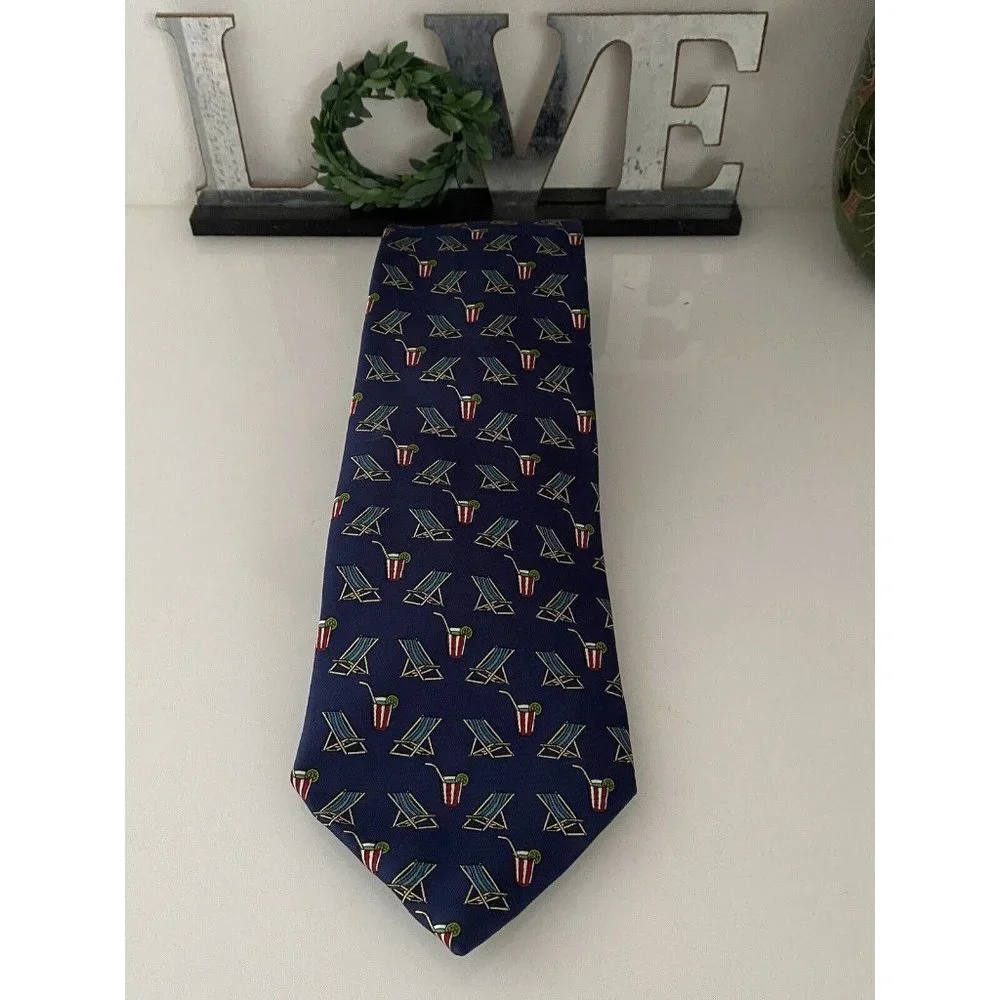 Aquascutum 100% Silk Tie Navy Blue Made in England Cool Beach Theme Vintage 3.75